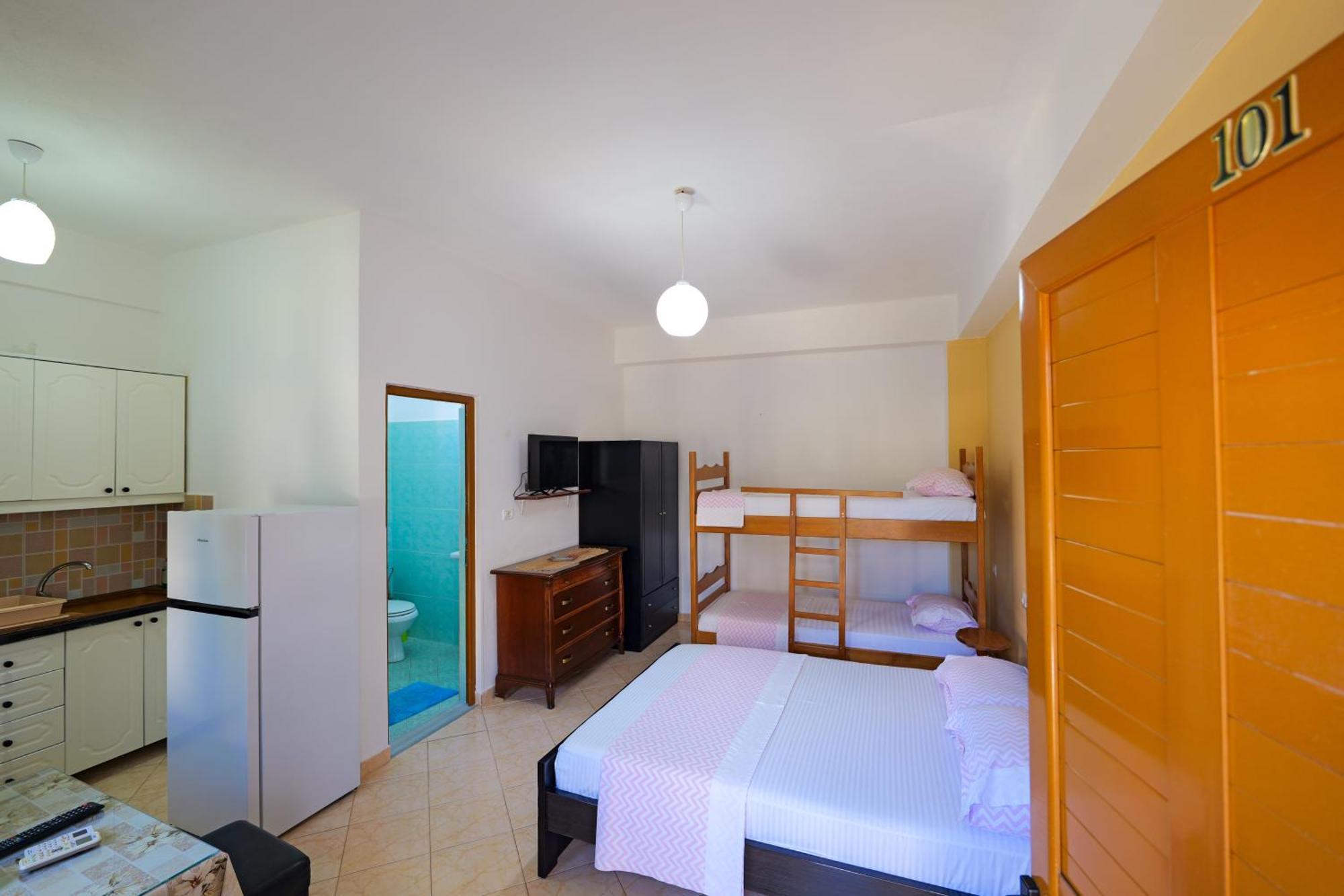 Hotel Chris Εξαμίλιο Εξωτερικό φωτογραφία
