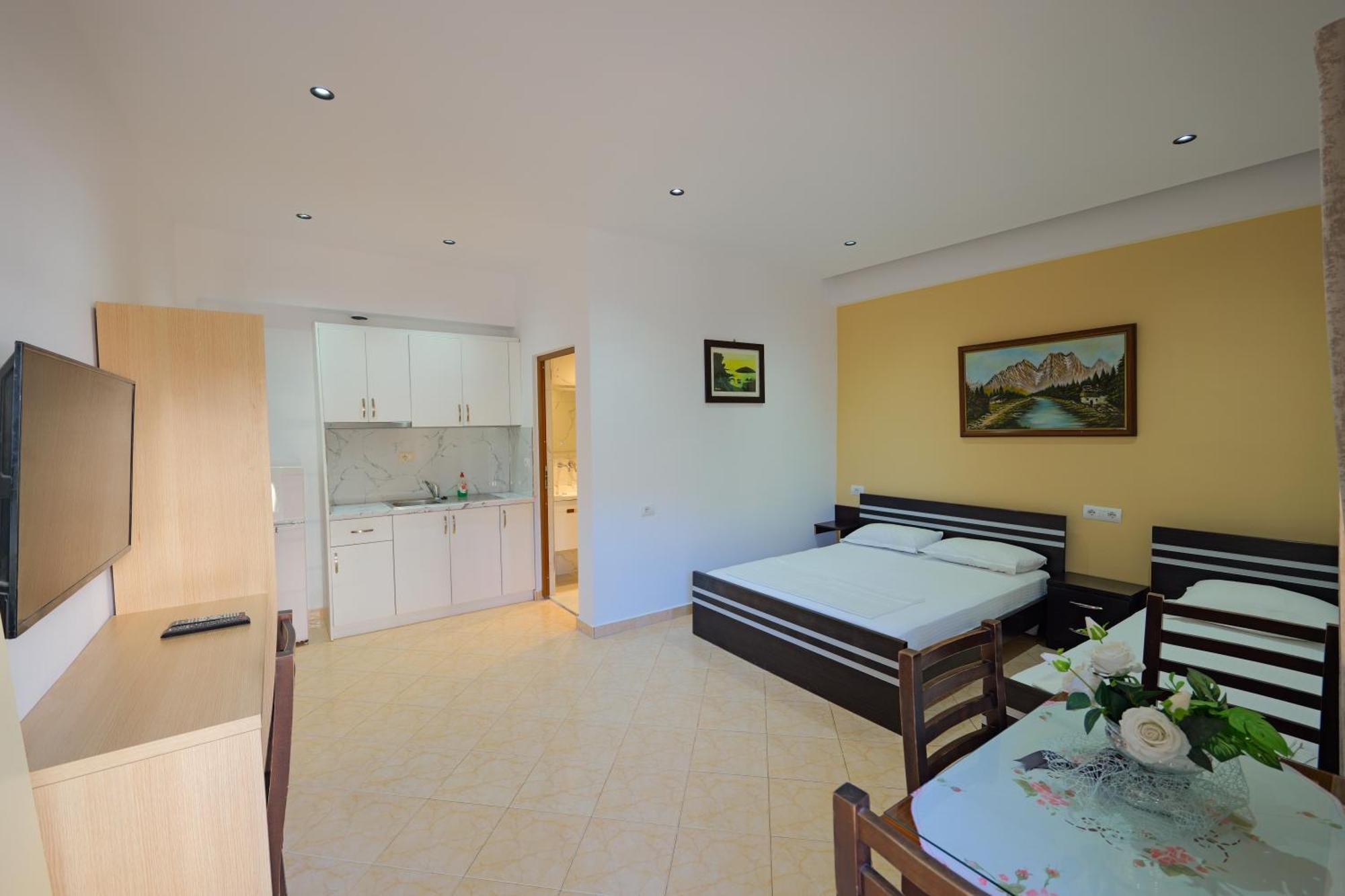 Hotel Chris Εξαμίλιο Εξωτερικό φωτογραφία