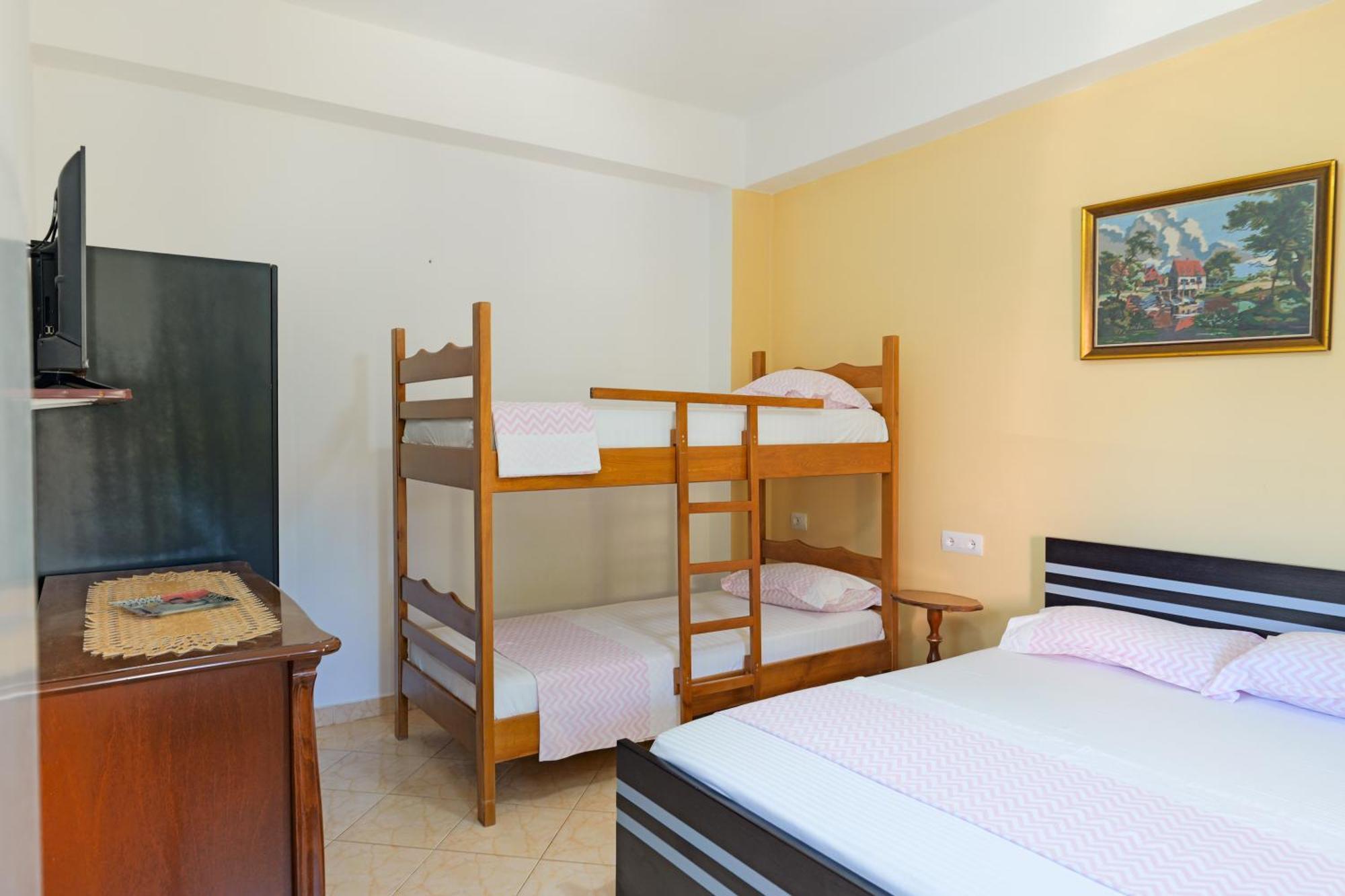 Hotel Chris Εξαμίλιο Εξωτερικό φωτογραφία