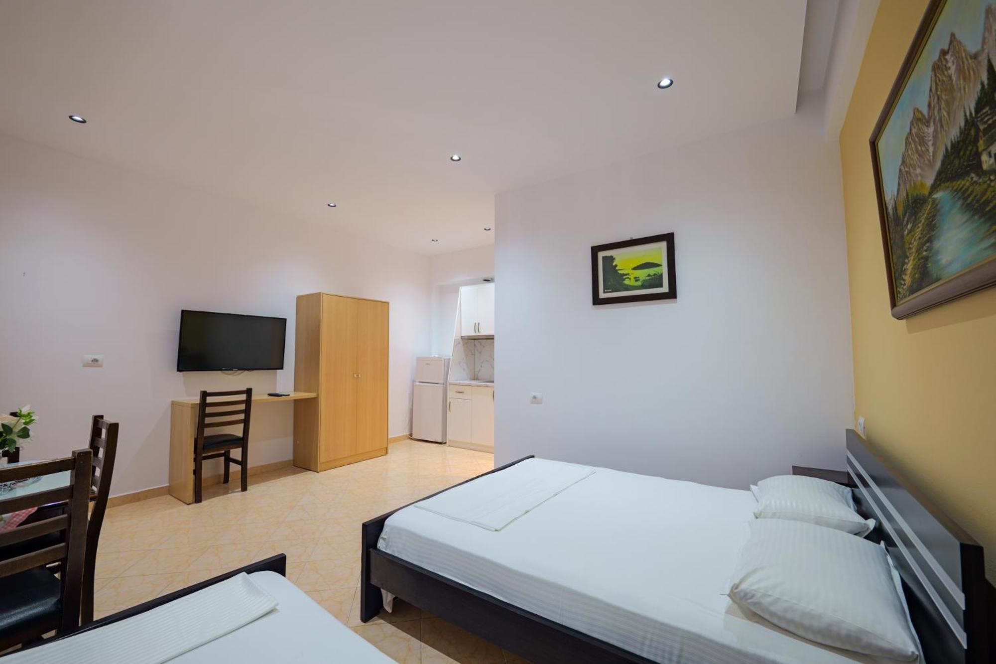 Hotel Chris Εξαμίλιο Εξωτερικό φωτογραφία