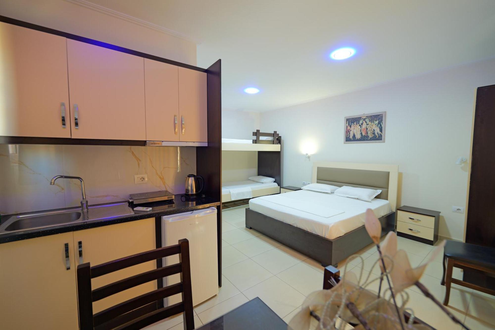 Hotel Chris Εξαμίλιο Εξωτερικό φωτογραφία