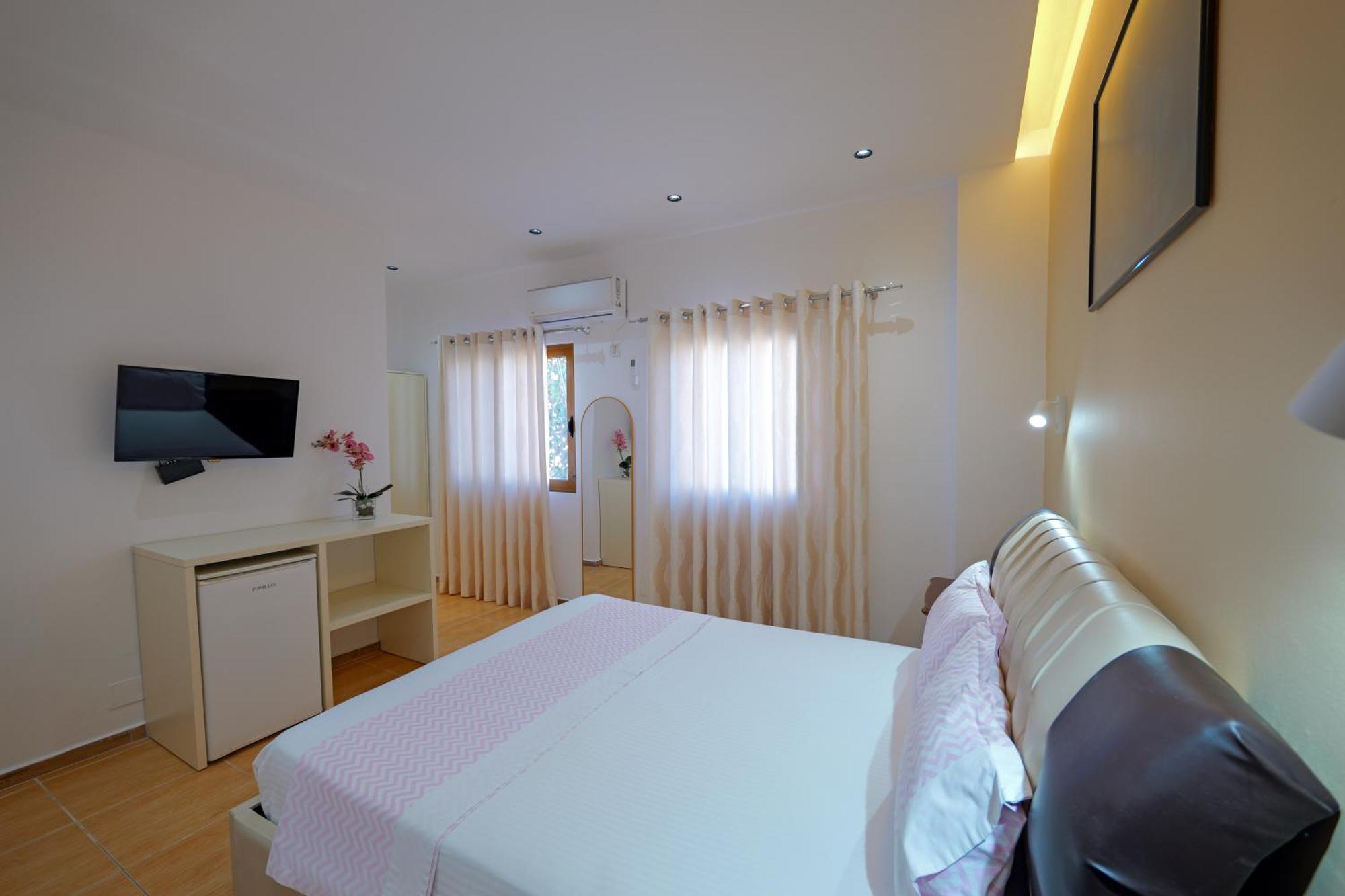 Hotel Chris Εξαμίλιο Εξωτερικό φωτογραφία