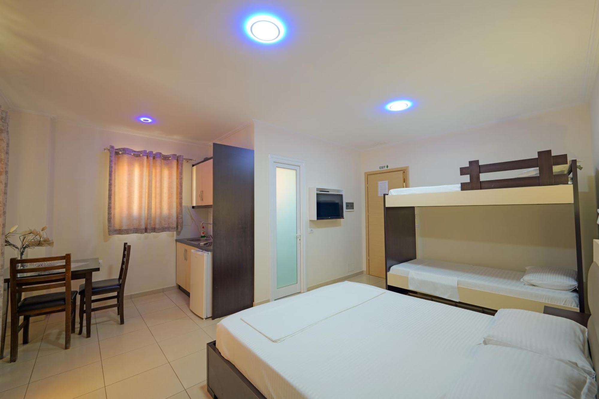 Hotel Chris Εξαμίλιο Εξωτερικό φωτογραφία