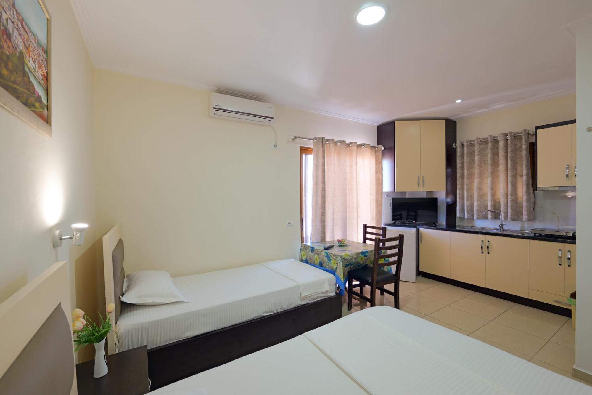 Hotel Chris Εξαμίλιο Εξωτερικό φωτογραφία