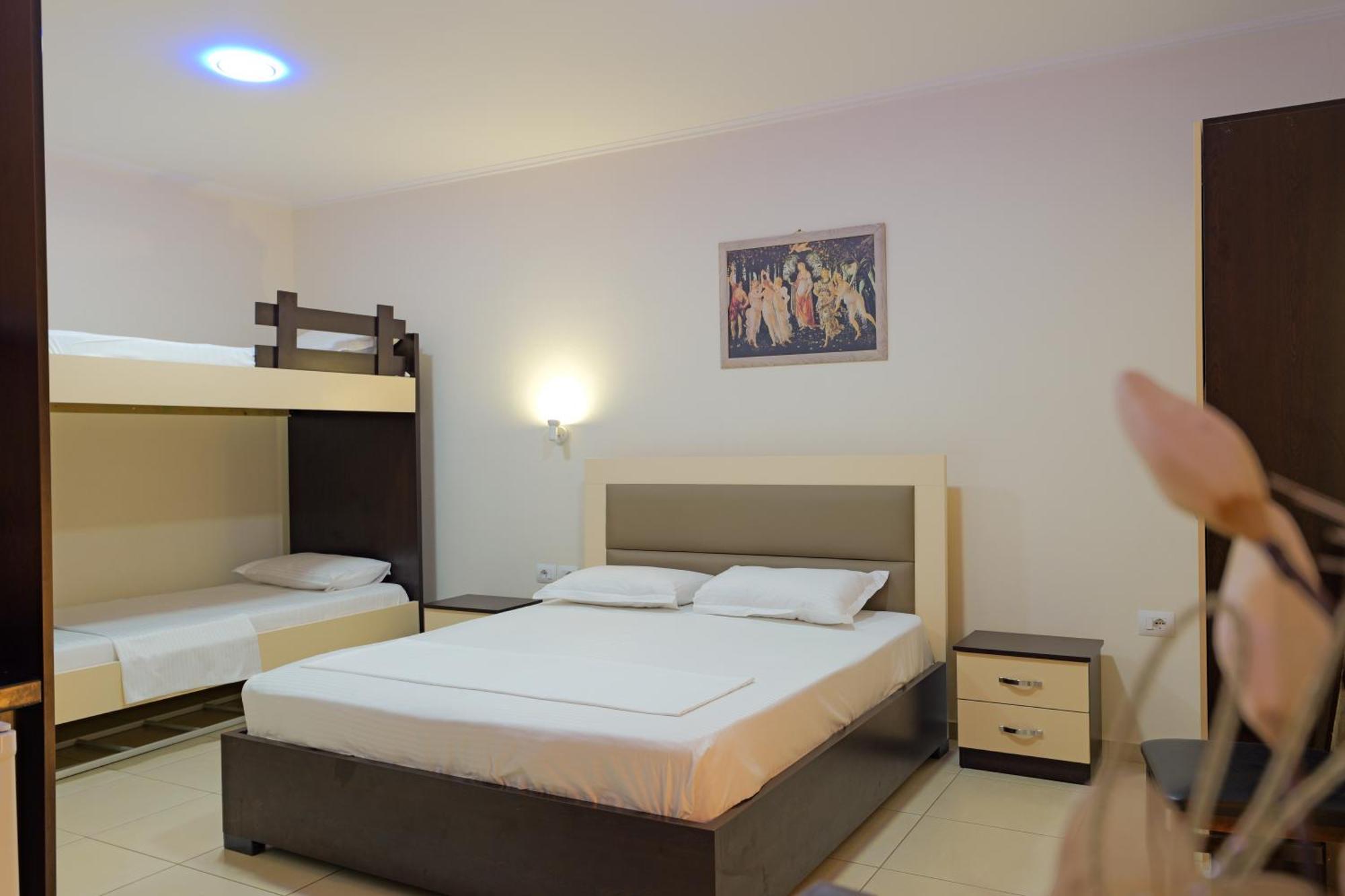 Hotel Chris Εξαμίλιο Εξωτερικό φωτογραφία